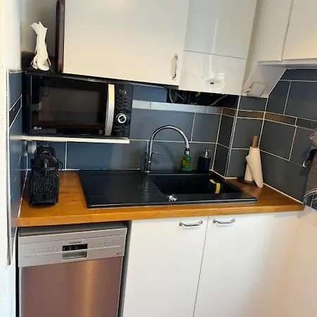 Batignolles Chaleureux Et Moderne 3 Pieces Paryż