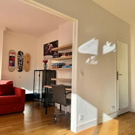 Batignolles Chaleureux Et Moderne 3 Pieces Apartment Paris