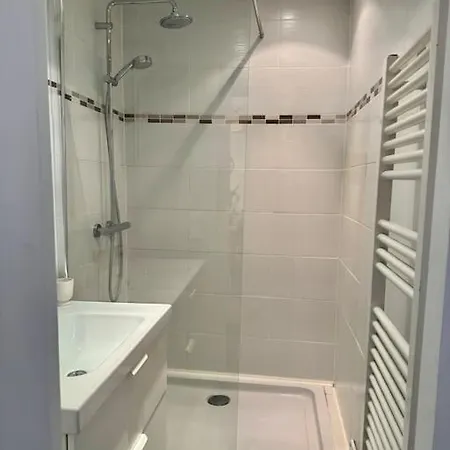 Apartment Batignolles Chaleureux Et Moderne 3 Pieces